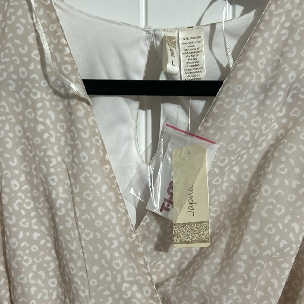 Dress - Picture 2 of 4